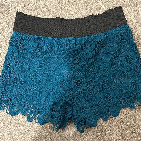 Blue Crochet Lace cutout shorts - Picture 4 of 4